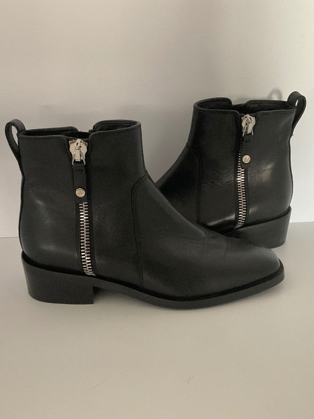 AQUATALIA Colbie Weatherproof Booties in Italian Black Leather Size 8 LIKE NEW - Picture 2 of 14